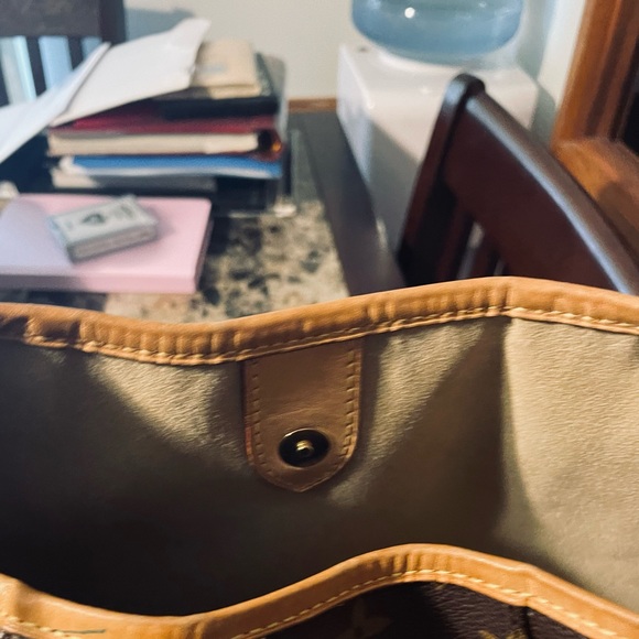 Used Authentic LV Galleria PM, classic monogram, pictures shown - Picture 2 of 16